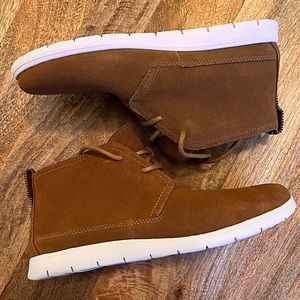 *Sold* UGG Freamon Chukka - NEW w/ BOX - Men’s Size 9 - mens uggs boots